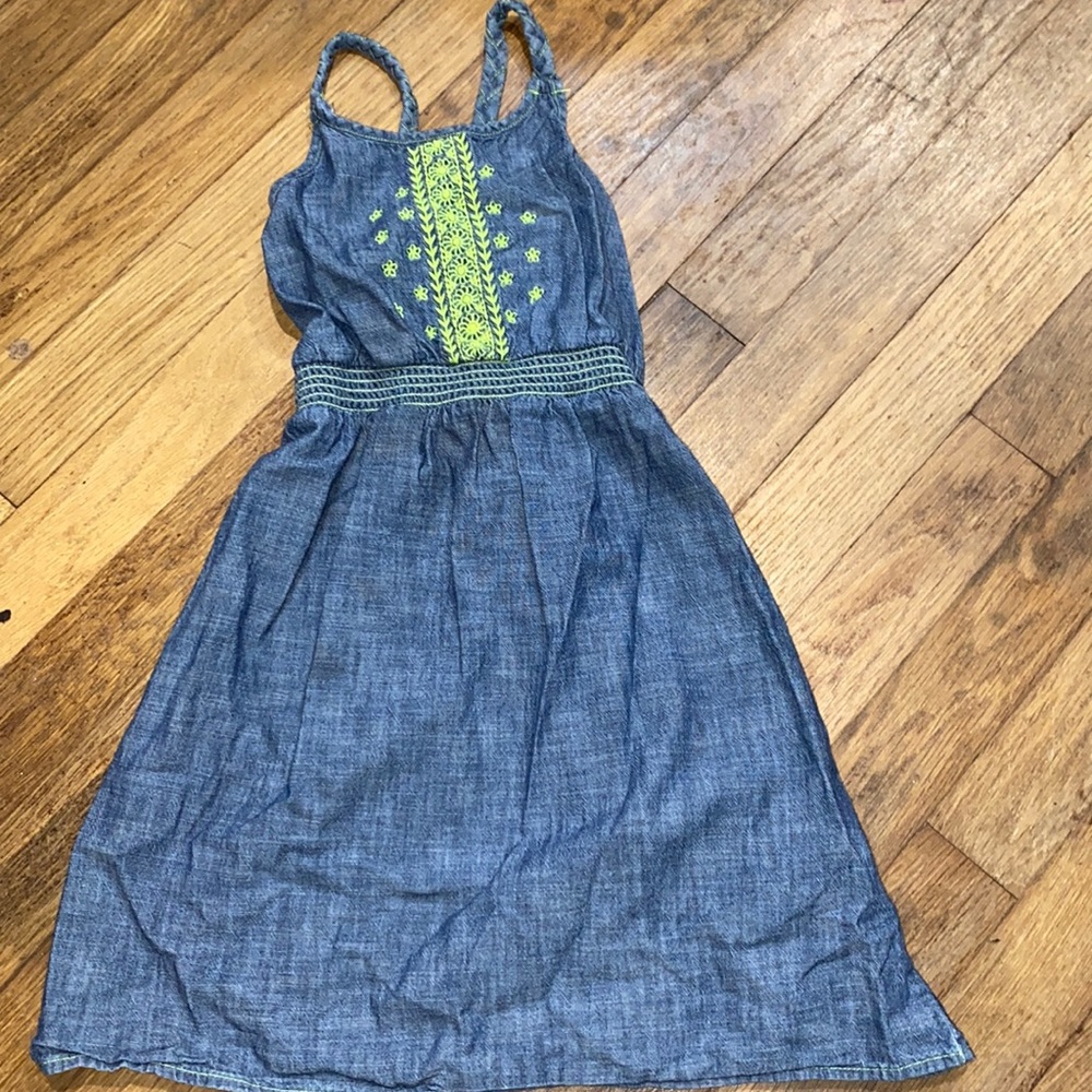 Baby Gap Girls size 5 dress. Denim material but very light.